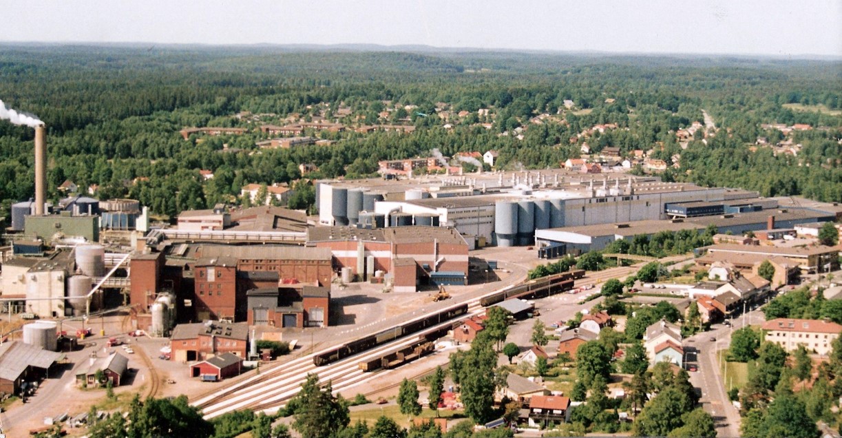 Bild: Översiktsbild på pappersbruket i Hyltebruk, 80-tal.